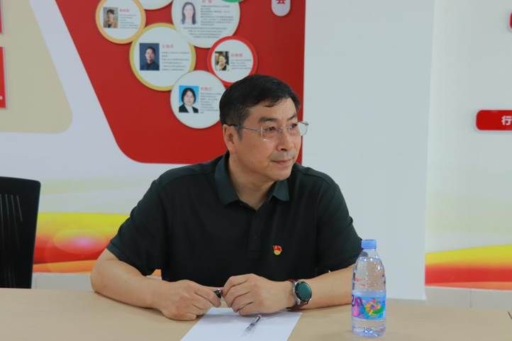 座谈会周书记